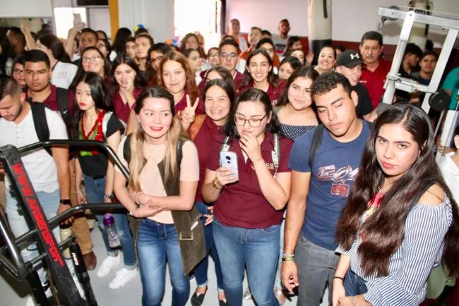 Inauguran laboratorio integral