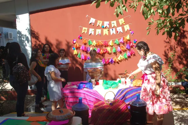 Se viste UPN de colores patrios