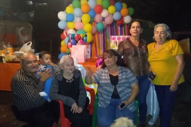 Festejan su 90 aniversario de vida