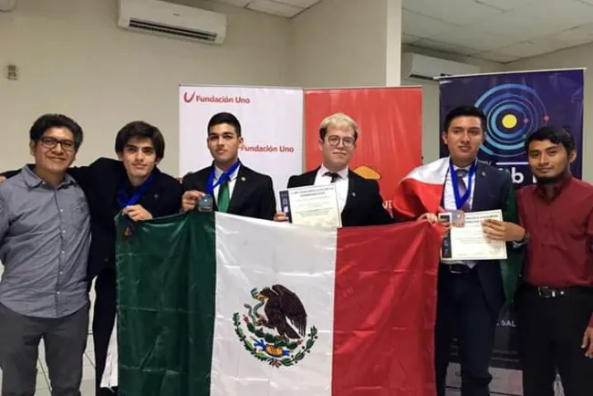 Logra estudiante de Cobach plata