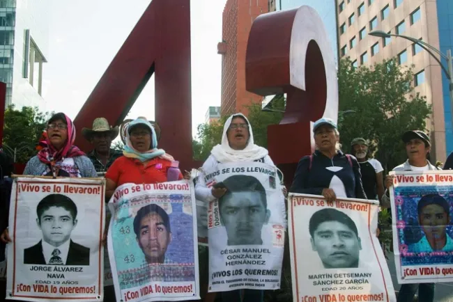 ‘Quien tenga información sobre Ayotzinapa, que nos ayude’