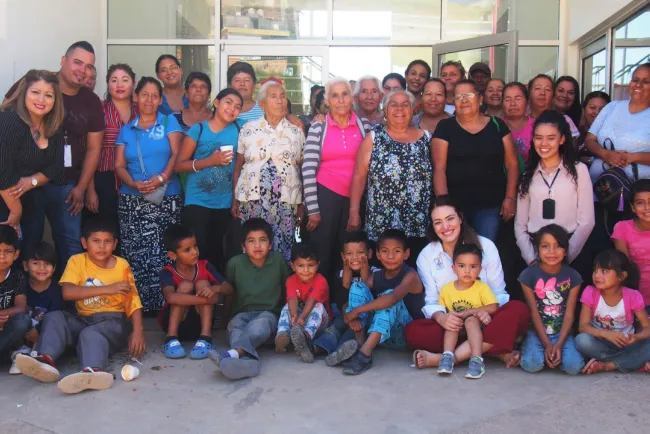 Acercan apoyos a familias