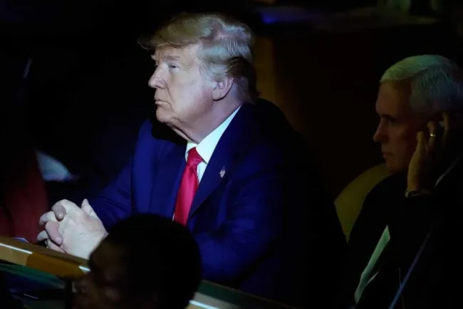 Trump llega de sorpresa a cumbre del clima