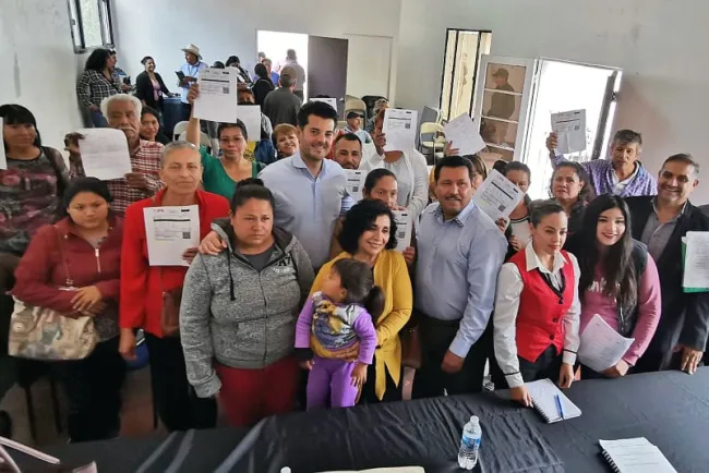 Insiste Alcalde en apoyar a familias