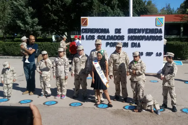 Nombran “Soldados Honorarios”