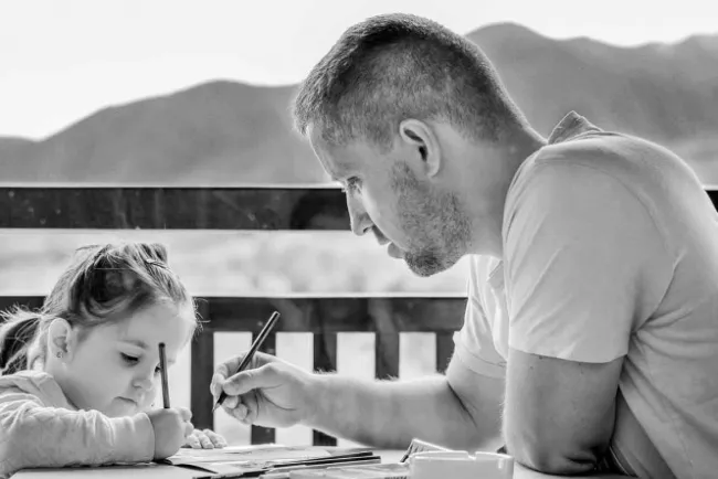 ¿Eres papá 'luchón'? Ya tienes derecho a recibir 1,600 de pensión