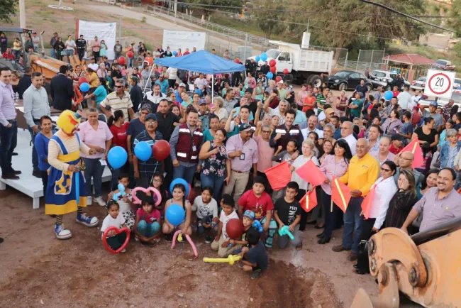 Da Alcalde banderazo a obra
