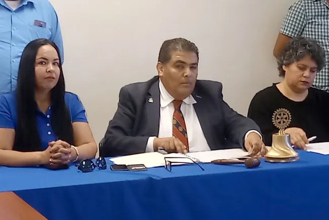Firman Rotarios y Unison convenio