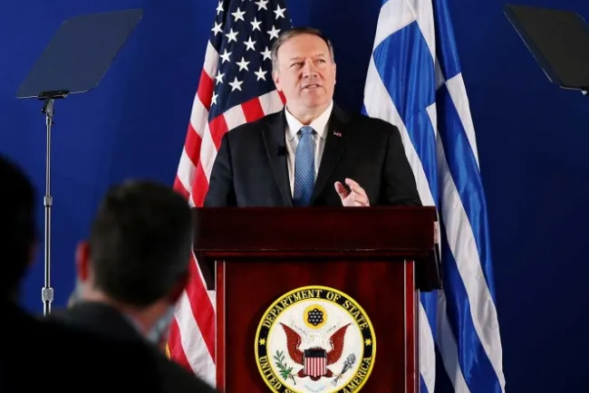 Defiende Pompeo legalidad de llamada entre Trump y Ucrania