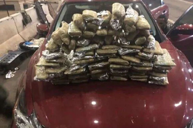 Llevaba mujer carga de metanfetamina