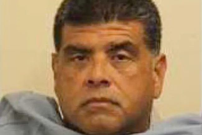 Acusan a agente de violar a compañera