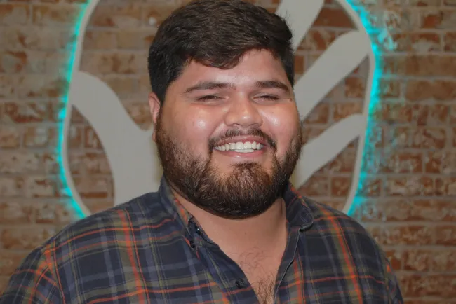 Ofrece Alcalde apoyo a niños y jóvenes