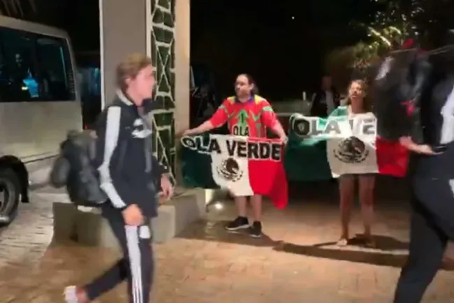 Se hace viral desprecio de los futbolistas mexicanos a 2 fans