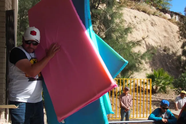 Entregan apoyos de Fonden en Nogales