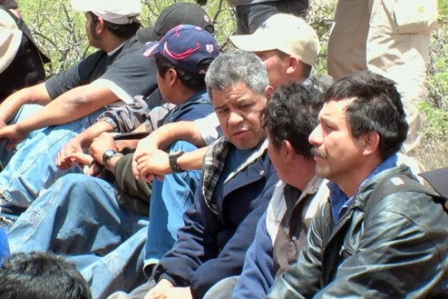 Ordena Donald Trump tomar muestra de ADN a migrantes