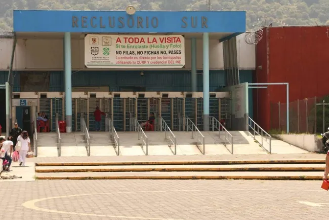 Llega Rosario Robles al Reclusorio Sur