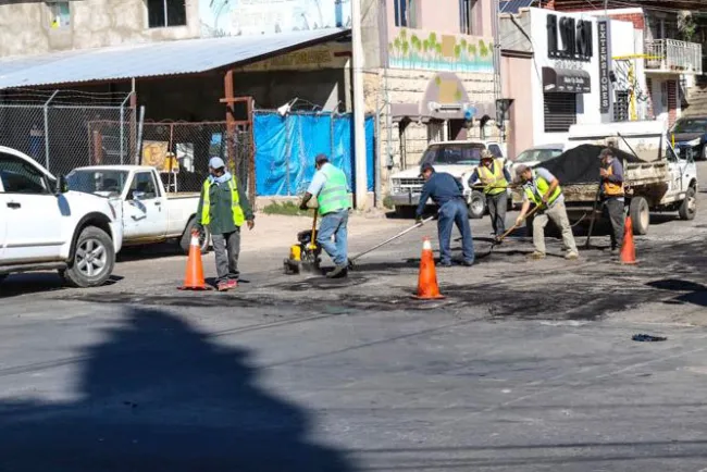 Continúa campaña de bacheo