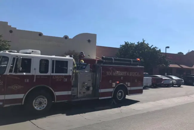 Evacuan plaza comercial de Nogales