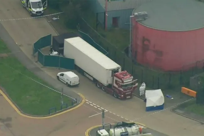 Hallan 39 cadáveres de posibles migrantes en Reino Unido