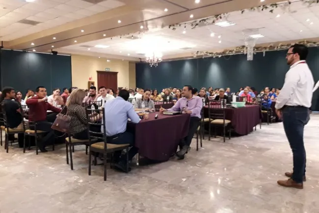 Certifican a personal educativo