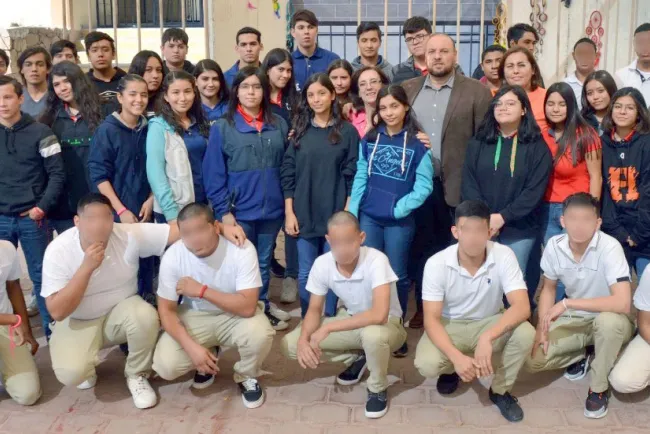 Llevan obra de arte a Itama