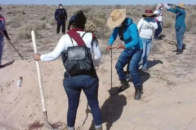 Localizan 40 osamentas en Peñasco