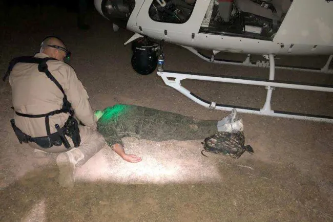 Rescatan a una mujer agentes de la Border Patrol