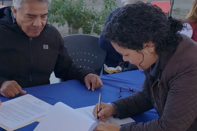 Signan convenio con el CAM 61