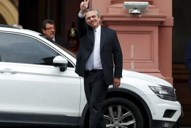 López Obrador recibe en Palacio Nacional al presidente electo de Argentina