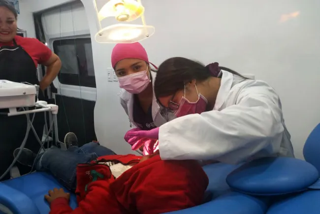 Dan atención de salud a nogalenses