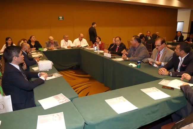 Signa SEC acuerdos con instituciones de Arizona