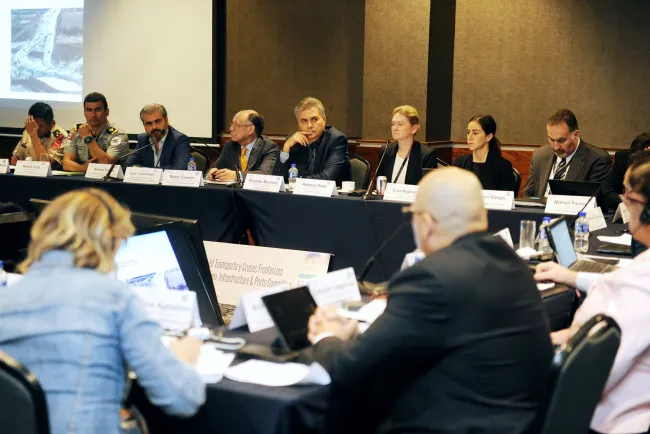 Trabajan en corredores más seguros