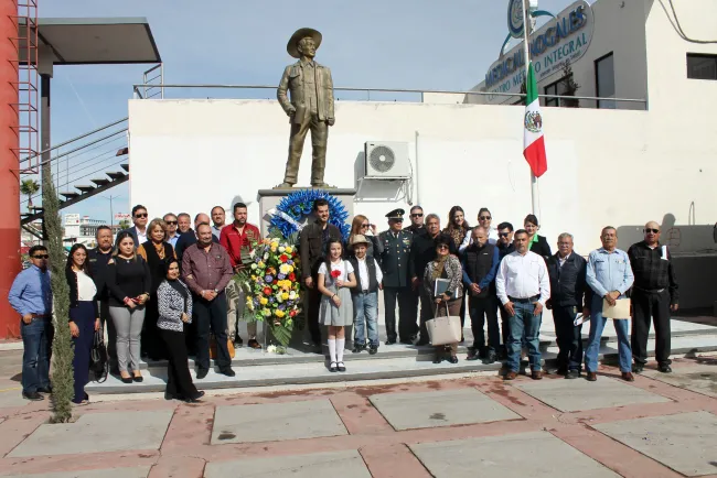 Encabeza Alcalde ceremonia cívica