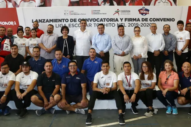 Signa Codeson acuerdo con la NFL