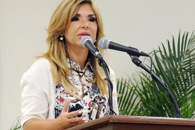 Solicita Gobernadora apoyo al FBI