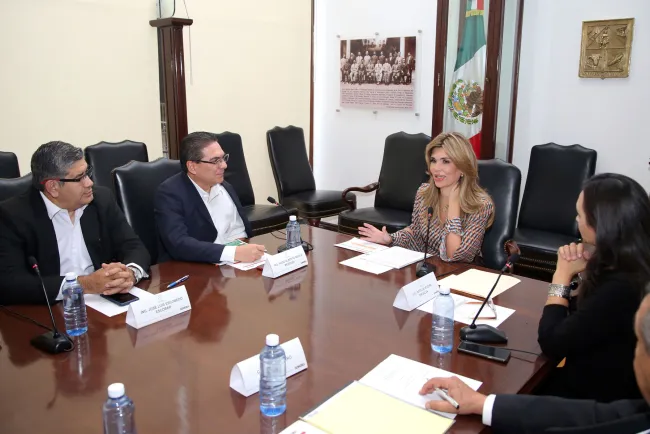 Acuerda Gobernadora con CFE
