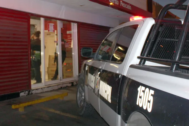 Asalta con arma blanca farmacia