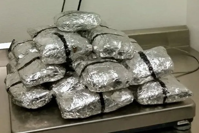 Detienen a nogalense con cocaína y fentanilo