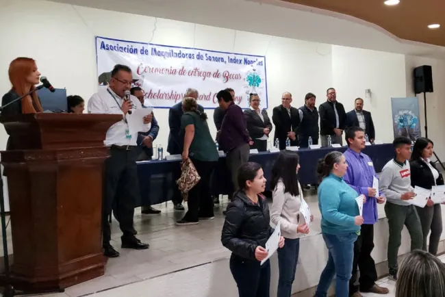 Reconoce Alcalde apoyo a educación