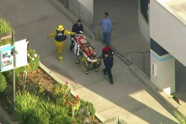 Confirman muerte de una mujer tras tiroteo en escuela de California