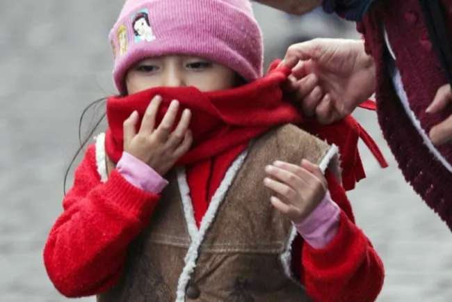 Recomiendan protegerse de las bajas temperaturas