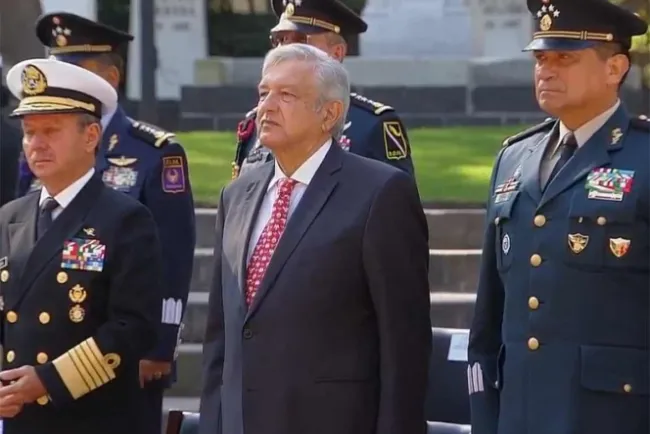 López Obrador conmemora el Día de la Armada de México