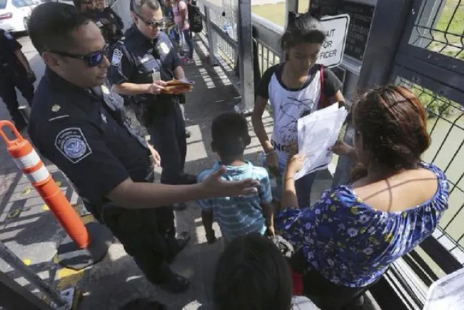 Sobaja EU a solicitantes de asilo