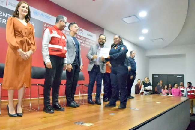 Reciben orientación sobre violencia de género