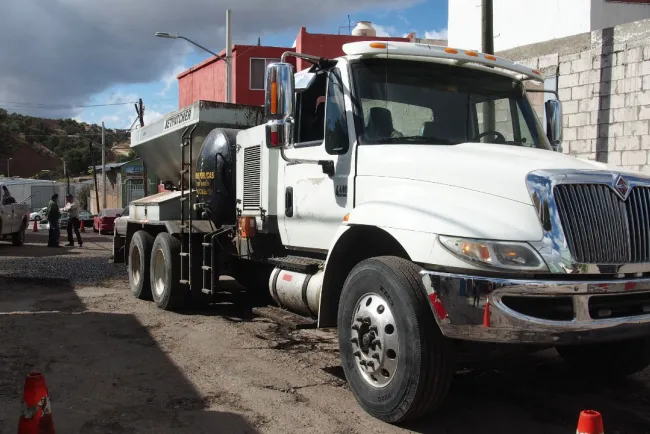 Reactivan trabajos de bacheo