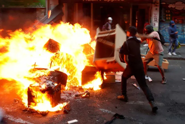 Saqueos y disturbios sacuden de nuevo a Chile