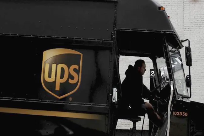 Detienen a empleados de UPS