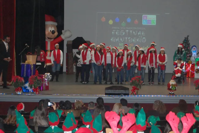 Admiran Festival Navideño