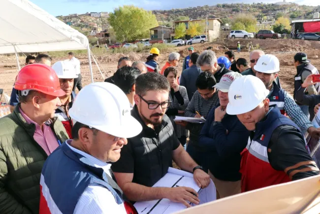 Supervisan avance de obras