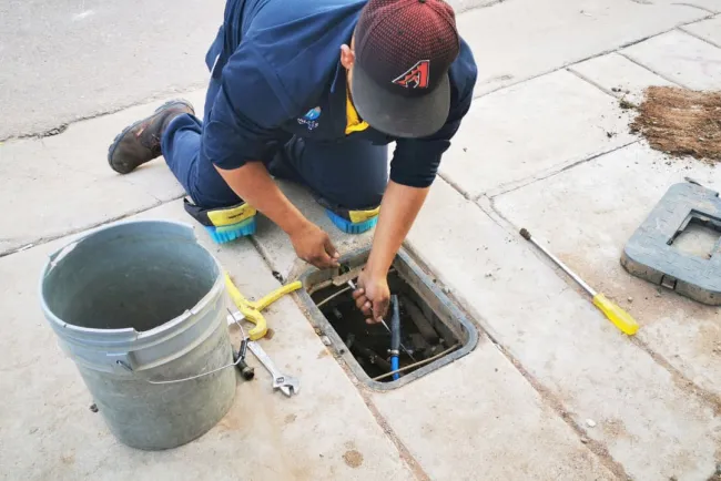 Suspende Oomapas servicios clandestinos